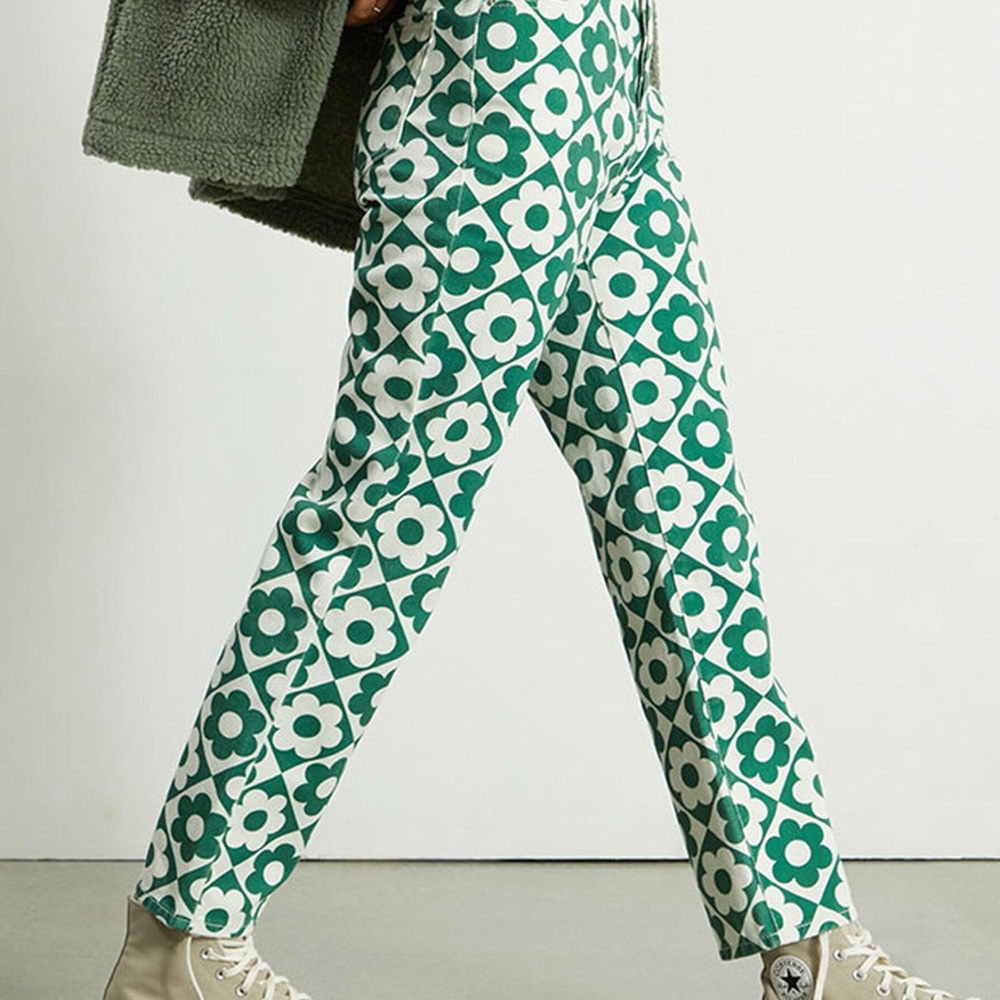 NWT 💎 PacSun Green and White Daisy High Waisted Straight Jeans - 25